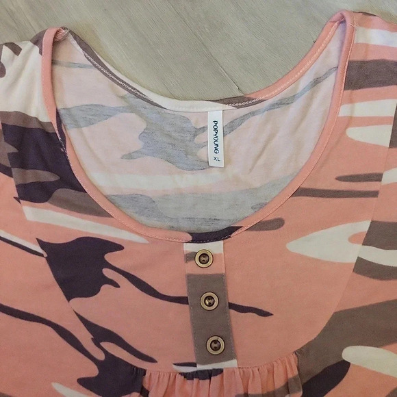 🛍Popyoung Pink White Grey Camo Short Sleeve Flowy Top Womens Size‎ XL - Picture 2 of 6